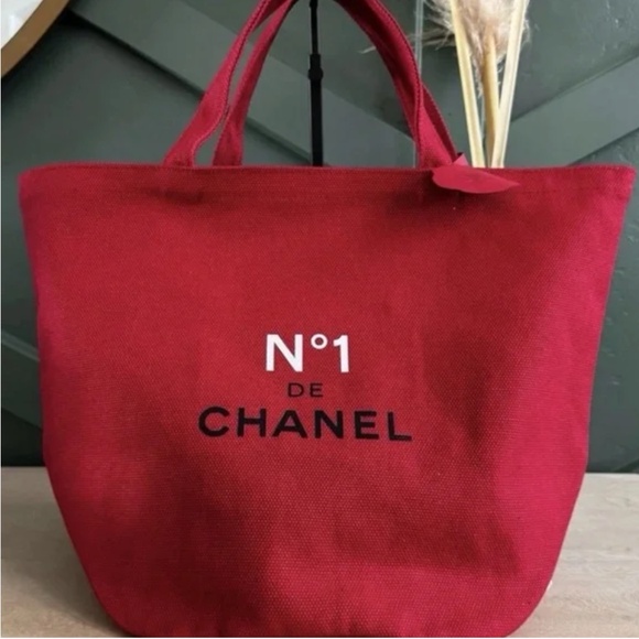 ❤️❤️ C H A N E L ❤️❤️ WATCH THE VIDEO - Lots of items - search in my closet! - Picture 7 of 7